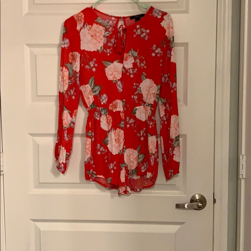 Red floral romper. - Picture 3 of 3